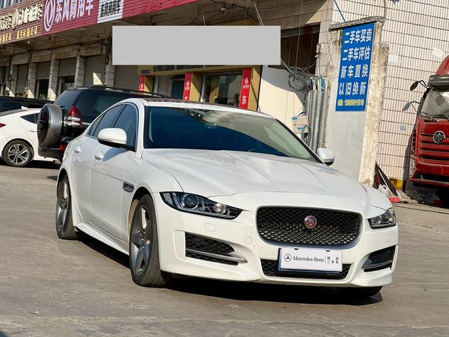 Jaguar XE