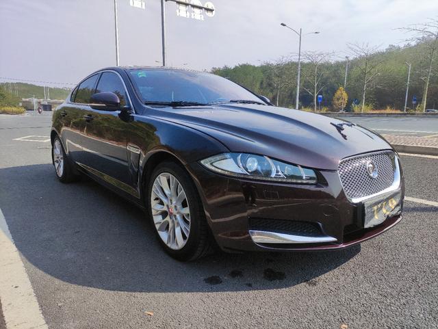 Jaguar XF