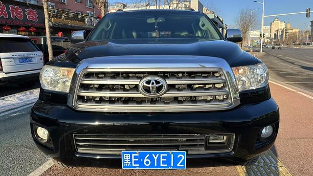 Toyota Sequoia