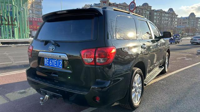 Toyota Sequoia