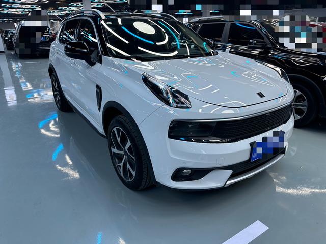 Lynk & Co 01