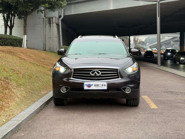 Infiniti QX70