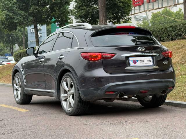 Infiniti QX70