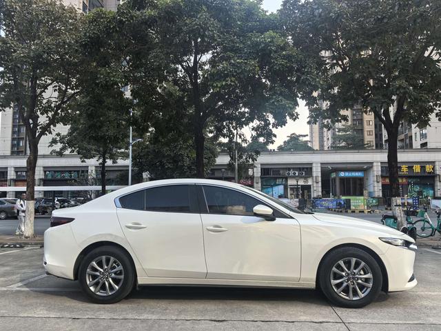 Mazda 3 Angkesela