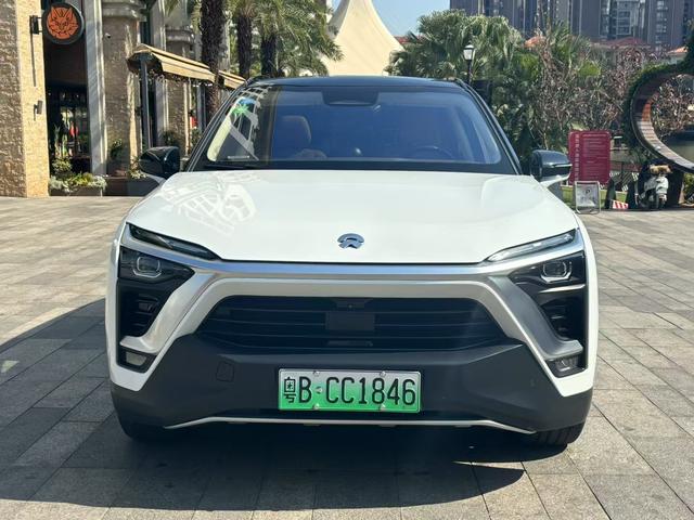 NIO ES8