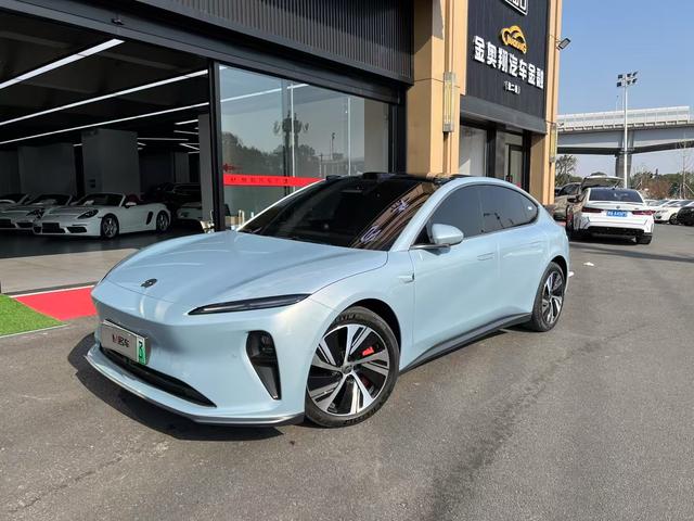 NIO ET5