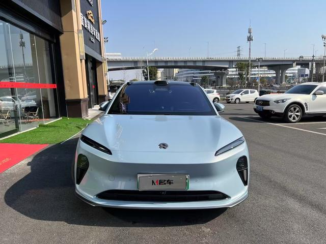 NIO ET5