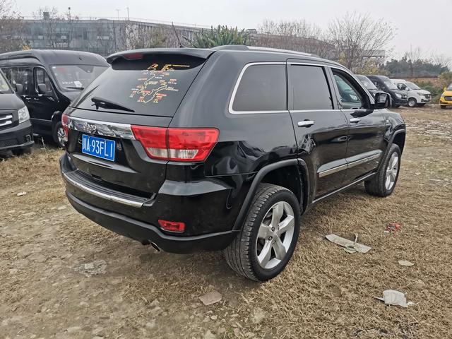 Jeep Grand Cherokee (imported)