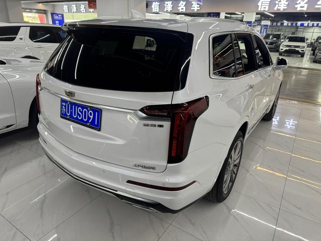 Cadillac XT6