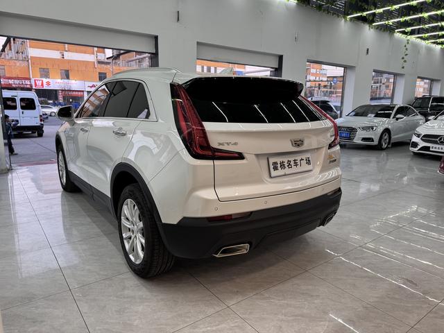 Cadillac XT4