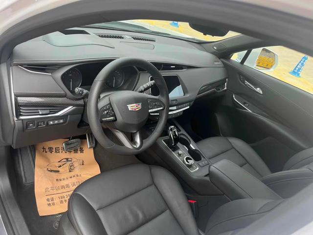 Cadillac XT4