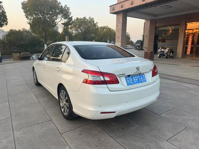 Peugeot 408