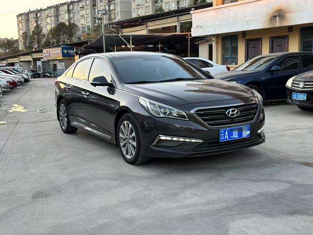 Hyundai Sonata nine