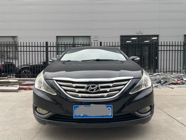 Hyundai Sonata eight