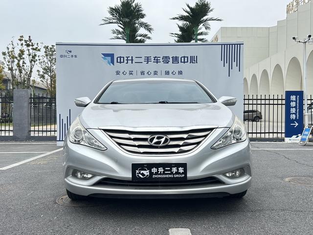 Hyundai Sonata eight