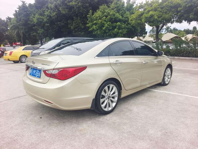 Hyundai Sonata eight