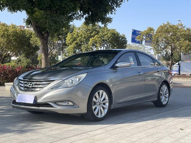 Hyundai Sonata eight