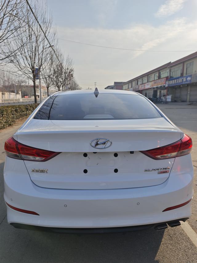 Hyundai Lead