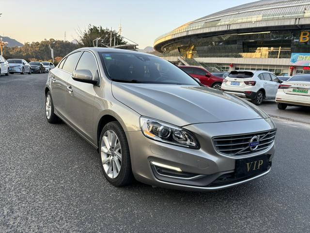 Volvo S60