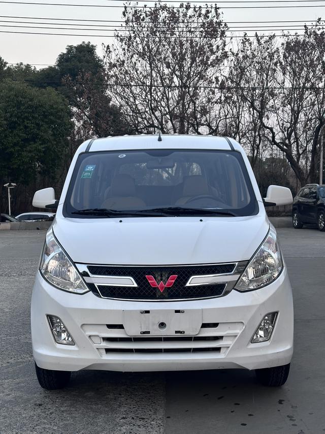 Wuling Rongguang V