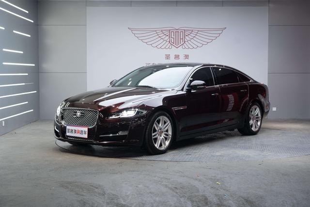 Jaguar XJ