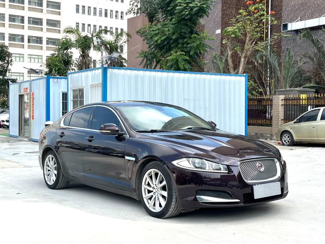 Jaguar XF