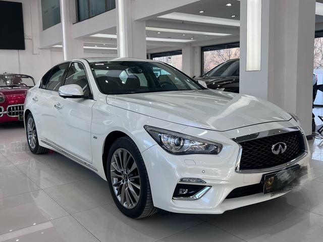 Infiniti Q50L