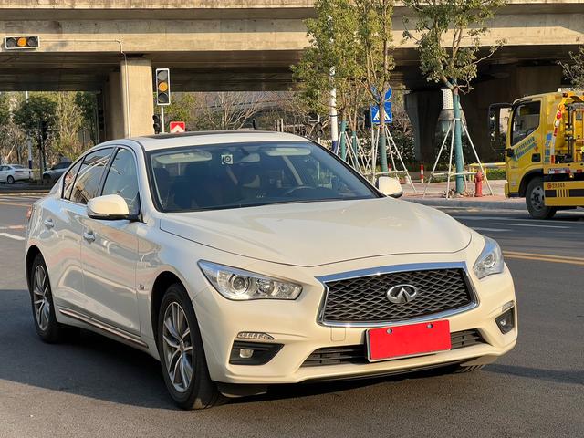 Infiniti Q50L