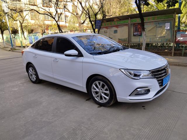 Roewe i5