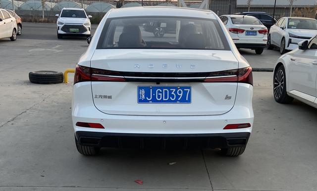 Roewe i5