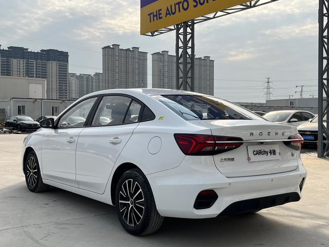 Roewe i5