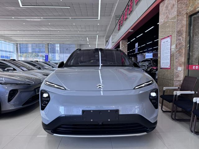 NIO ES7