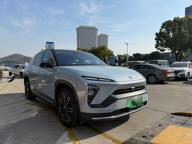 NIO ES6