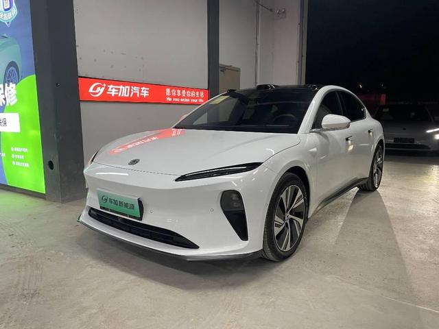 NIO ET5