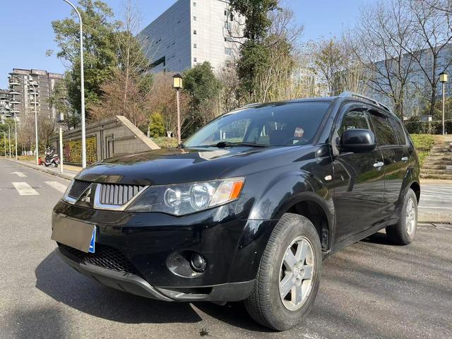 Mitsubishi Outlander (imported)