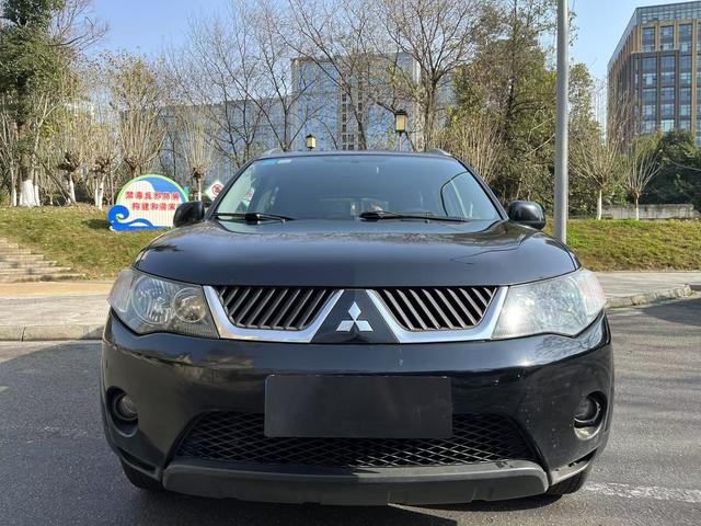 Mitsubishi Outlander (imported)