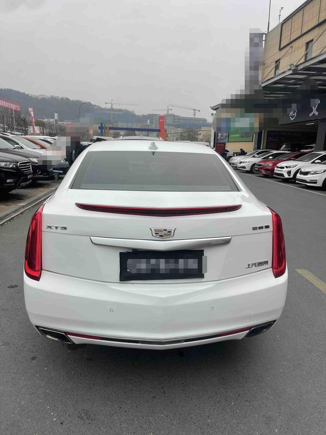 Cadillac XTS