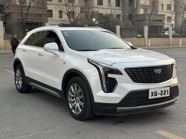 Cadillac XT4