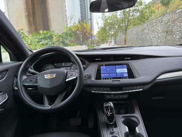 Cadillac XT4