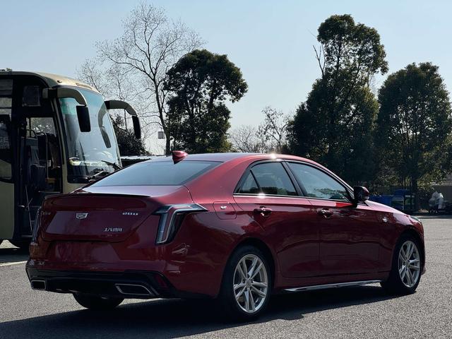 Cadillac CT4