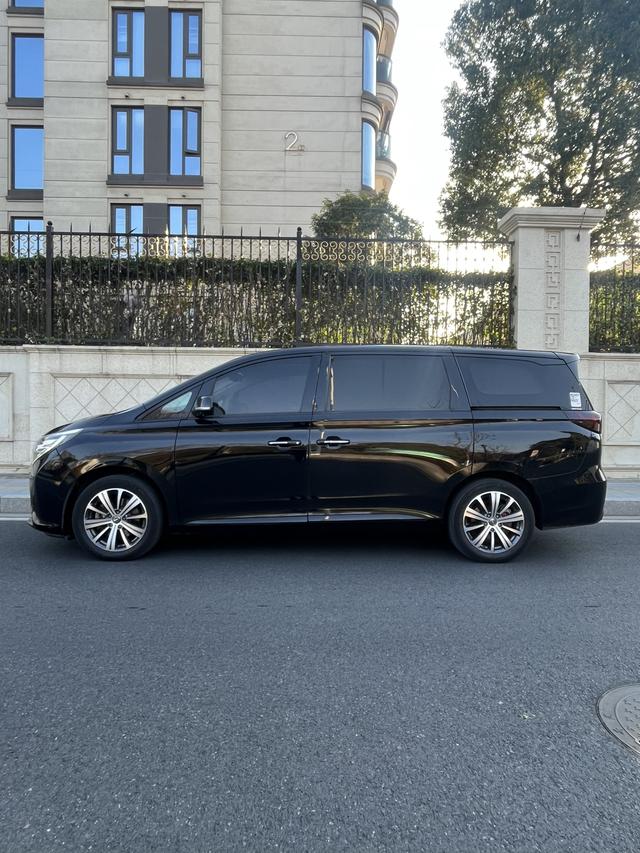 GAC Trumpchi M8