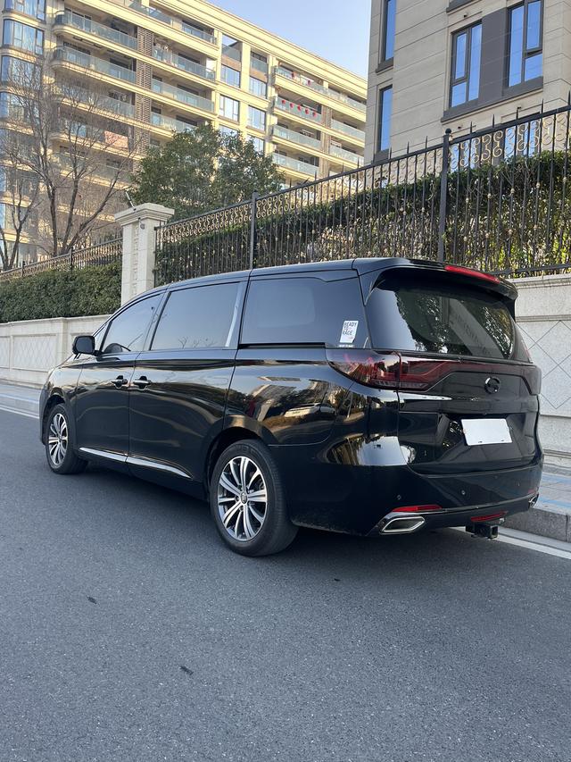 GAC Trumpchi M8