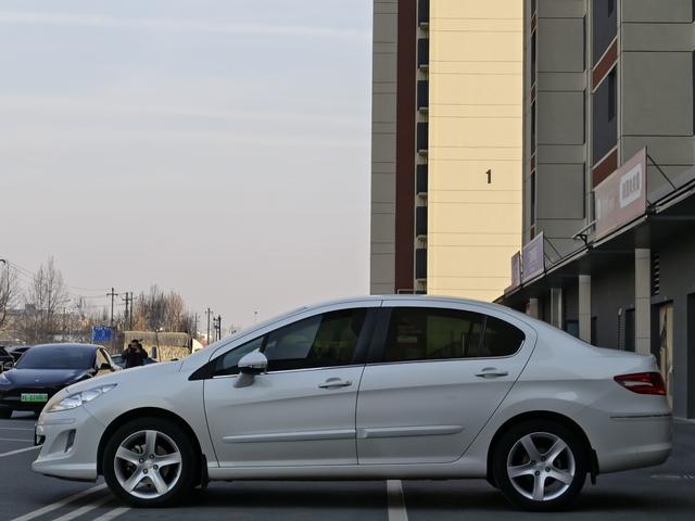 Peugeot 408