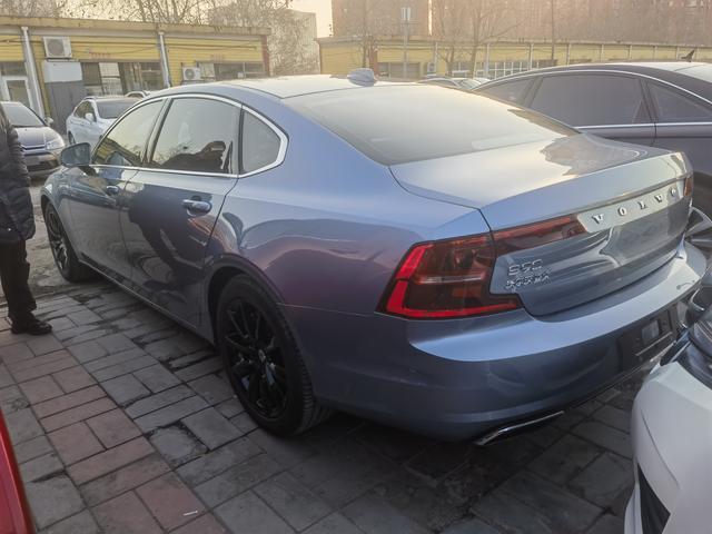 Volvo S90