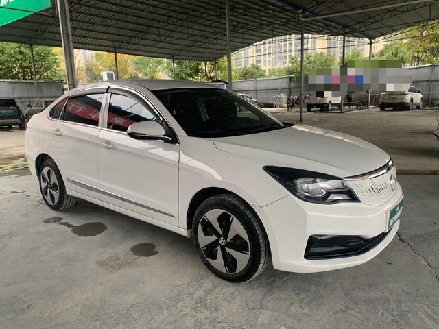 Dongfeng Fengshen E70