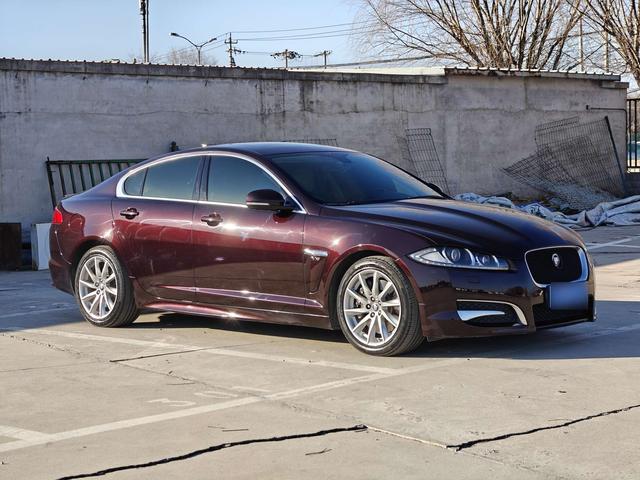 Jaguar XF