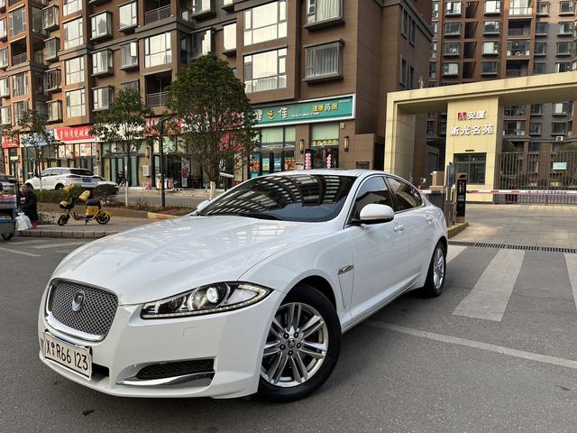 Jaguar XF