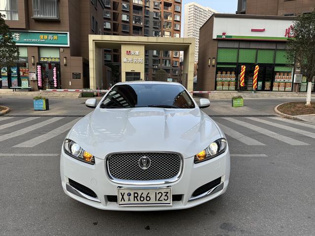 Jaguar XF