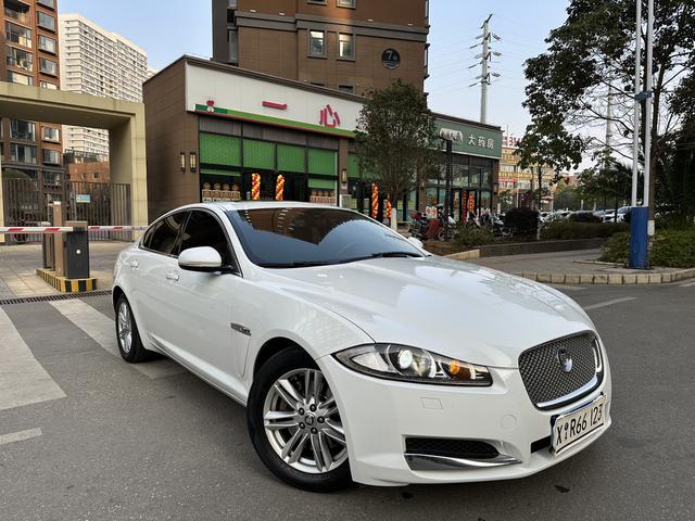 Jaguar XF