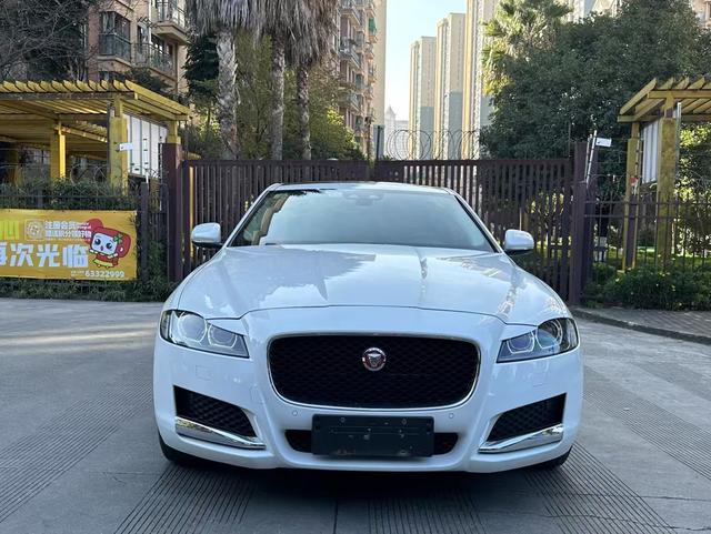 Jaguar XFL